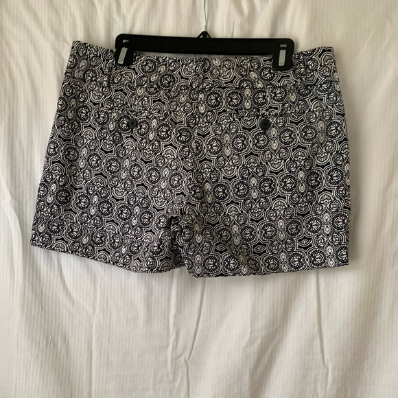 Shorts by New York & Company - Picture 2 of 2